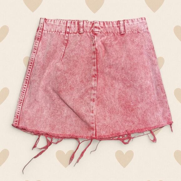 Guess Women's Pink and Red Skirt - Picture 2 of 2